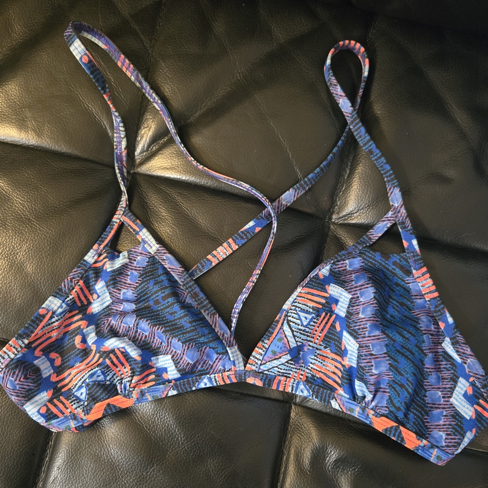 Jolyn Tie Back Keyhole Top V Line Patterned Bikini Top